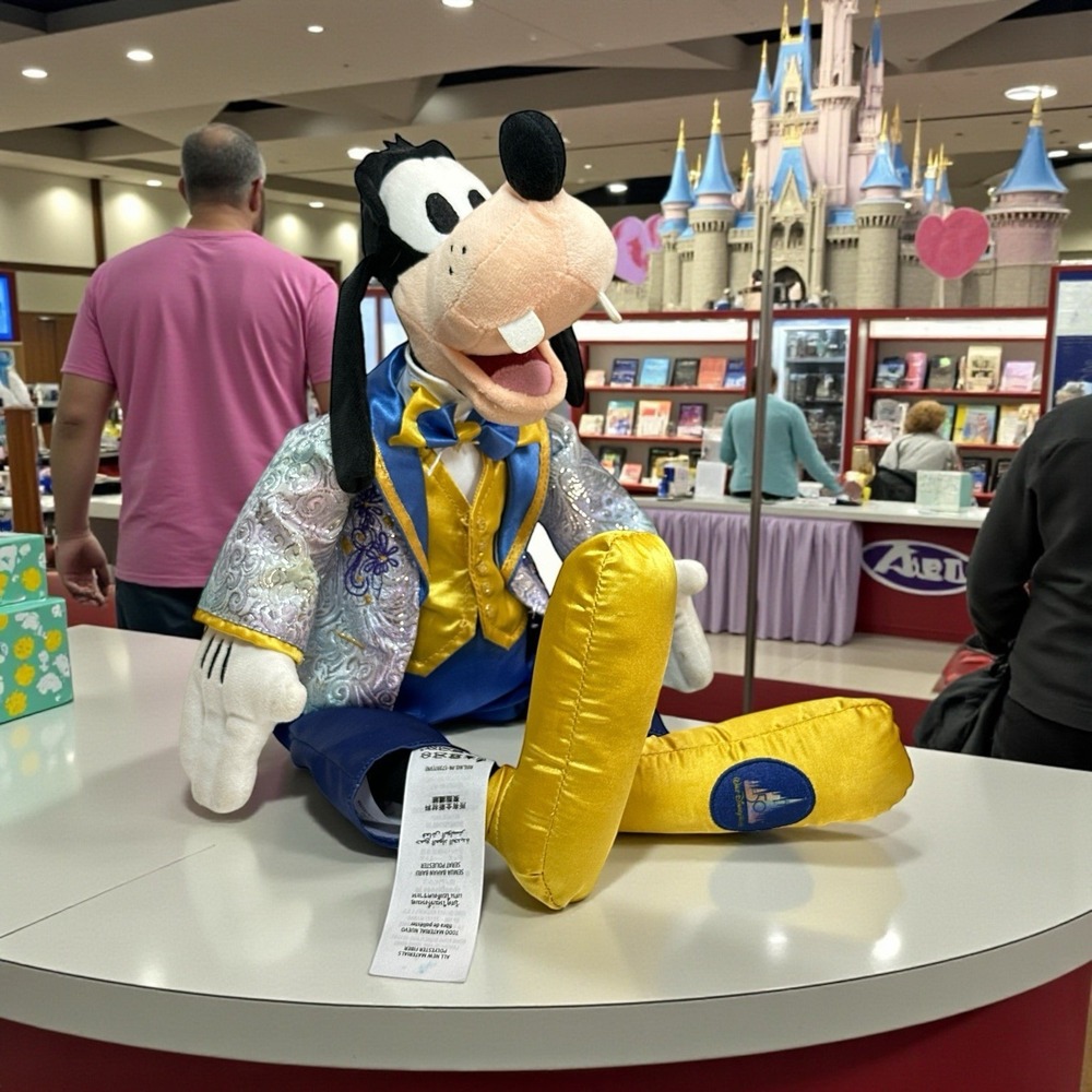 Disney Walt Disney World 50th Anniversary Celebration Goofy Plush